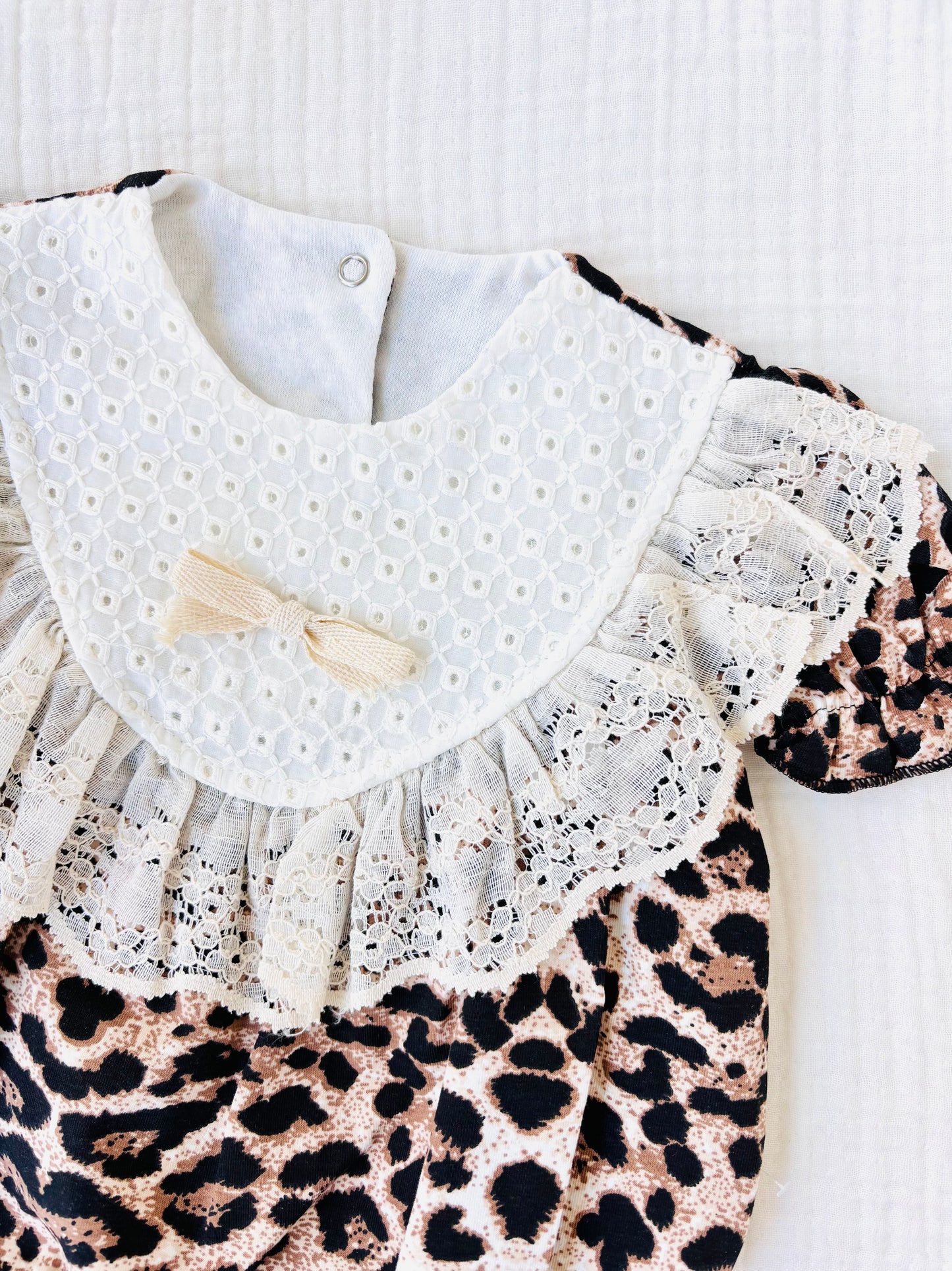 Lora Leopar Romper